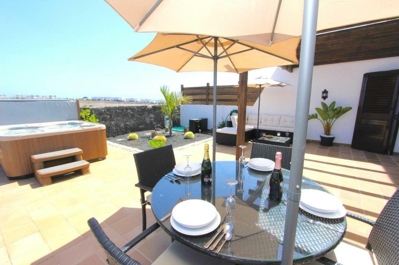 Villa Emma Playa Blanca Exterior photo